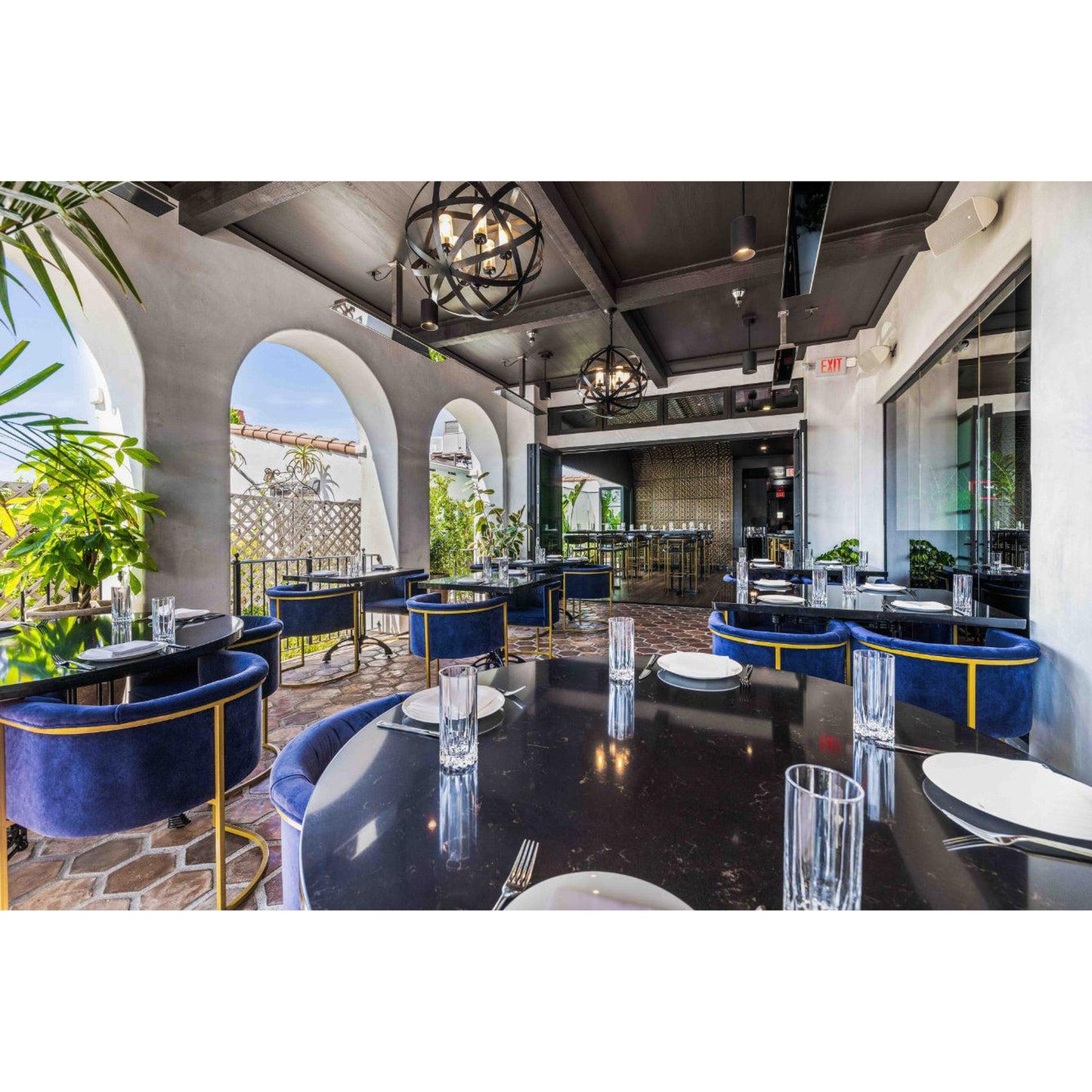 Bromic Heating Platinum Smart-Heat 33" 2300 Watt 220-240V Black Electric Patio Heater