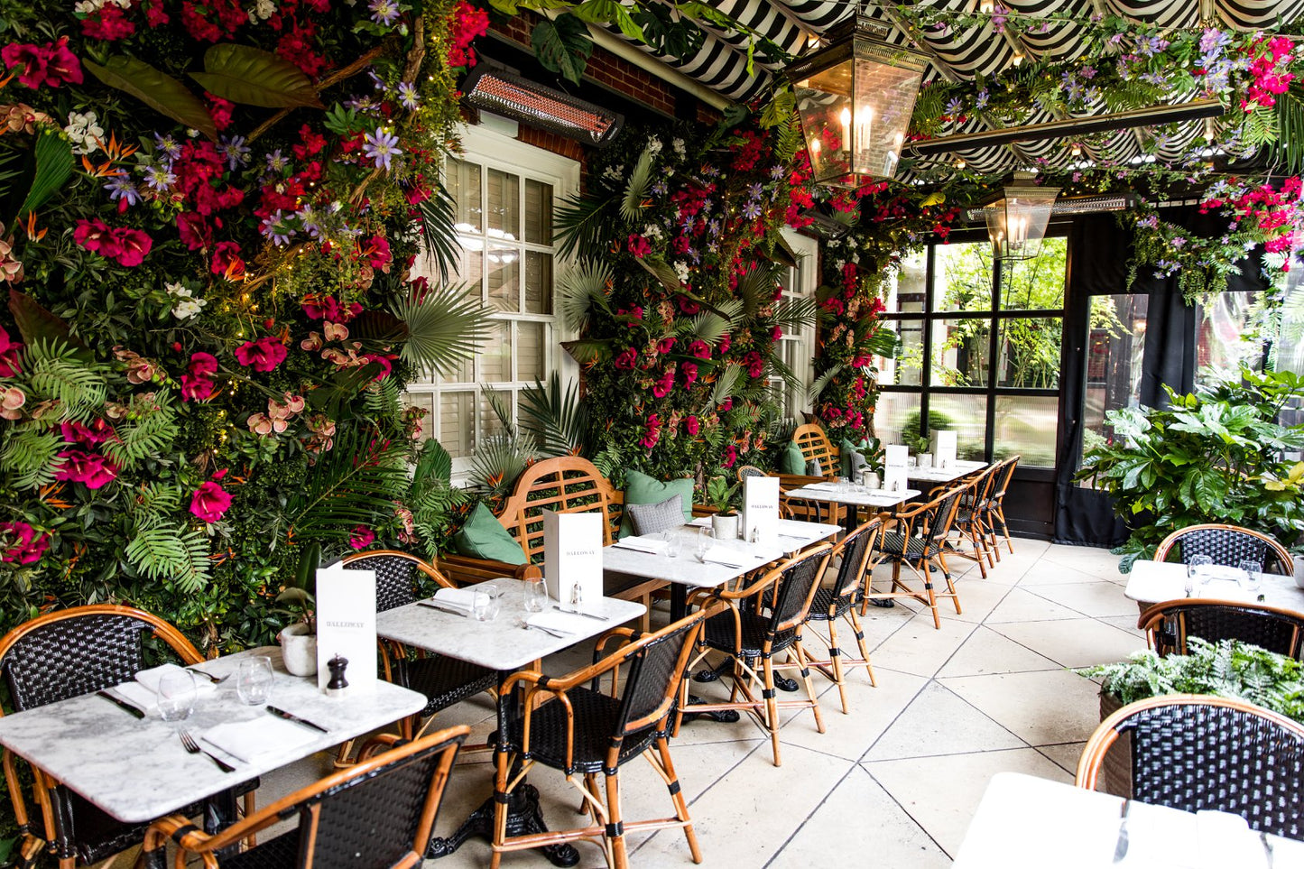 Bromic Heating Tungsten Smart-Heat 44" 2000 Watt 220-240V Black Electric Patio Heater